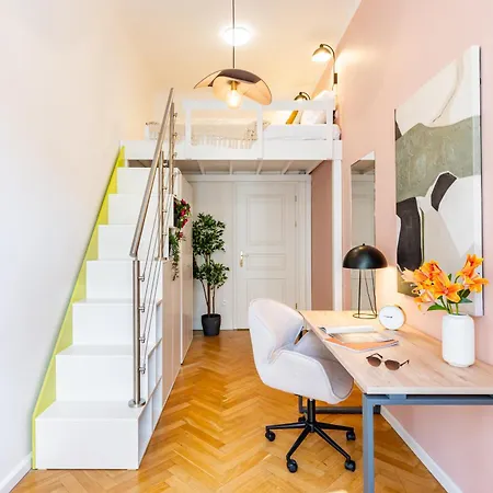 Kinu House By Days * Praha
