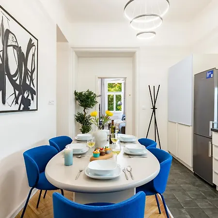 Kinu House By Days * Praha