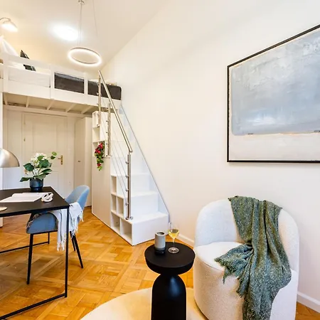 Kinu House By Days * Praha