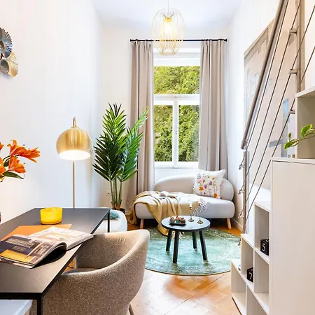 Kinu House By Days * Praha